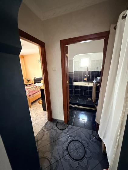 Apartament cu 4 camere decomandat, mobilat în Central