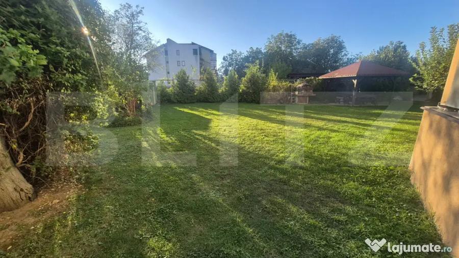 Apartament cu 3 camere decomandat, mobilat în Central