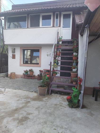 Casă cu 6 camere cu Teren 250 Mp în Costinești