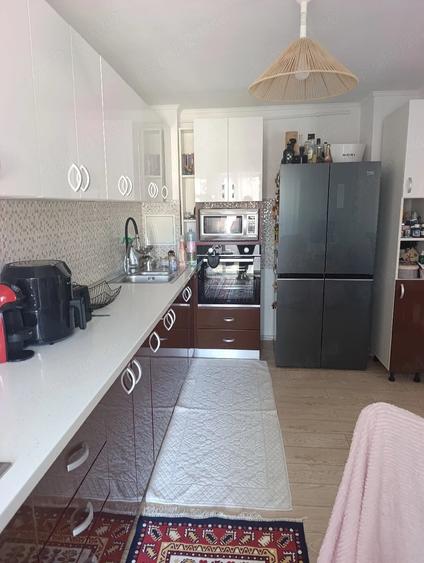 Apartament cu 4 camere decomandat în Dărmănești