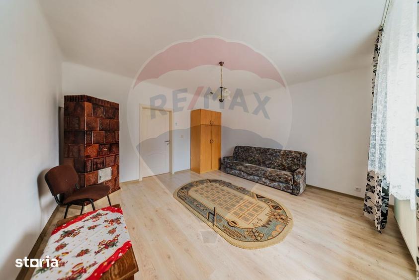Casă cu 2 camere cu Teren 100 Mp în Pârneava