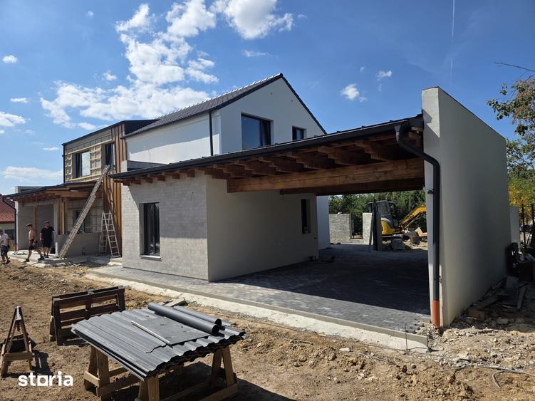 Casă cu 5 camere cu Teren 1100 Mp în Ciurila