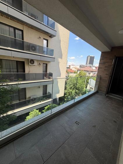Apartament cu 2 camere semidecomandat, mobilat în Grozăvești