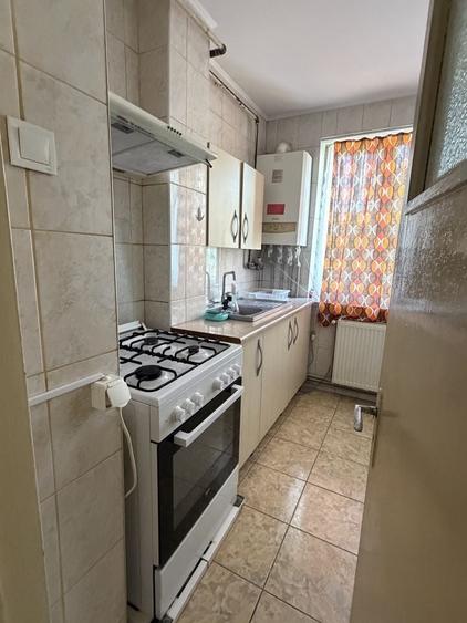 Apartament cu 2 camere semidecomandat în Calea București