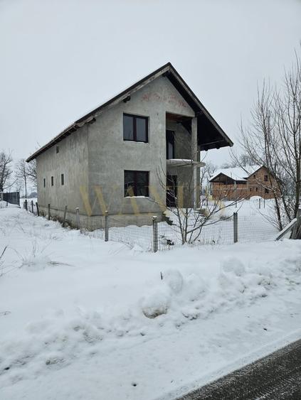 Casă individuală cu 4 camere cu Teren 500 Mp în Beclean