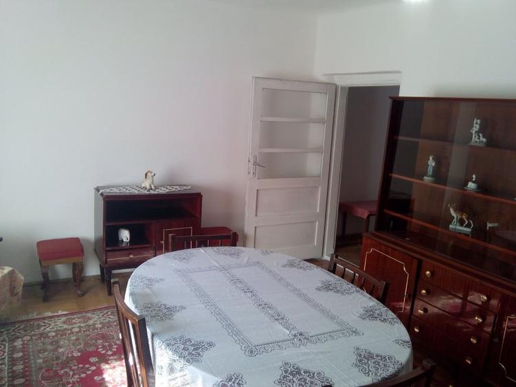 Casă cu 4 camere cu Canalizare în Central