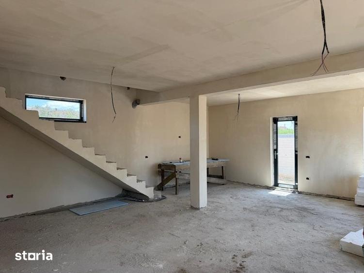 Casă cu 4 camere cu Teren 175 Mp în Bariera Vâlcii