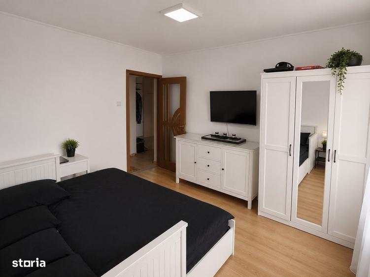 Apartament cu 4 camere semidecomandat în Berceni