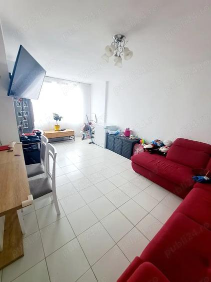 Apartament cu 3 camere decomandat în Rogerius