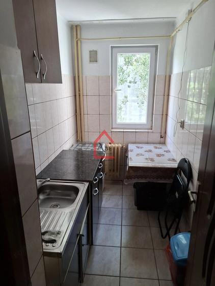 Apartament cu 2 camere decomandat în Filiași