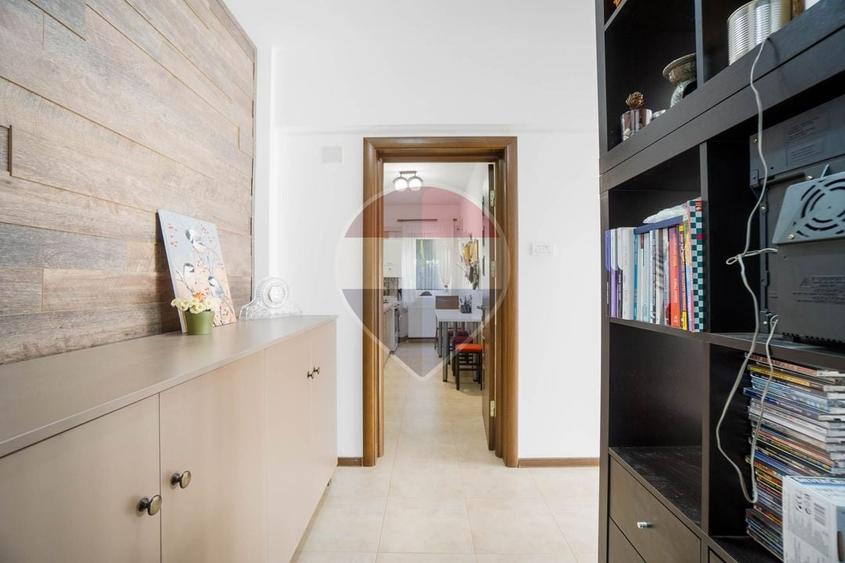 Casă individuală cu 10 camere cu Teren 947 Mp în Valea Alba
