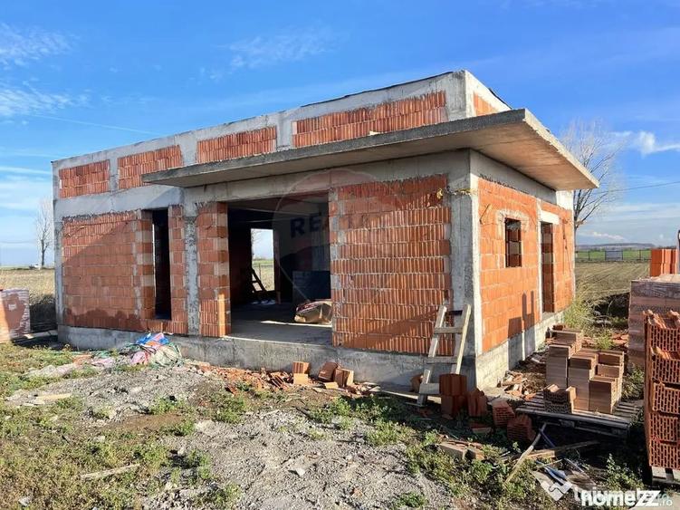 Casă cu 4 camere cu Teren 625 Mp în Ștefăneștii de Jos