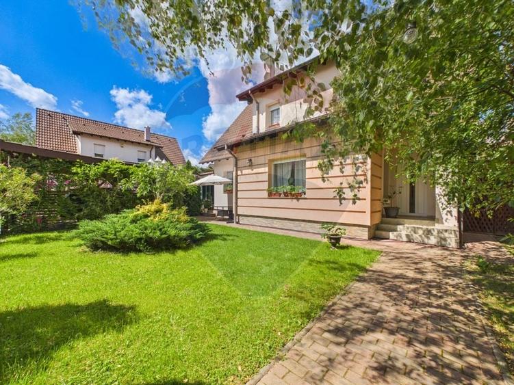 Casă individuală cu 4 camere cu Teren 290 Mp în Găvana Platou