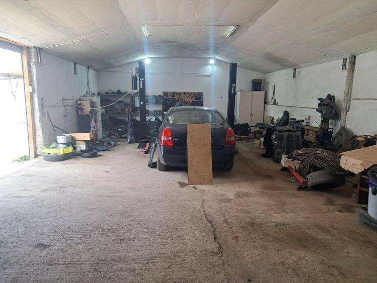 Spațiu comercial, în Badon