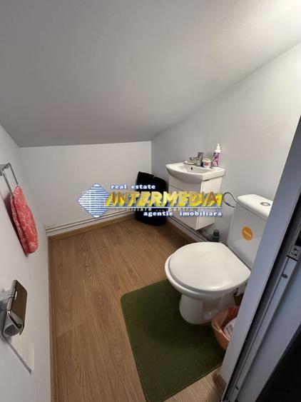 Apartament cu 2 camere decomandat, mobilat în Central