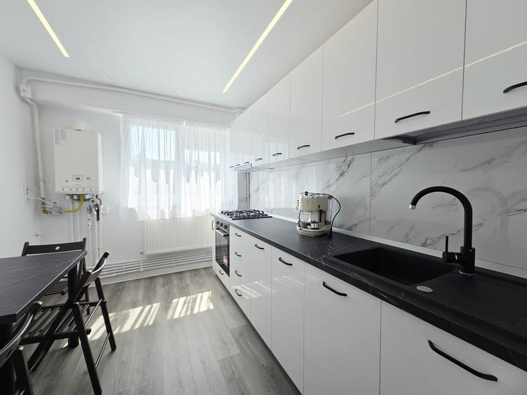 Apartament cu 2 camere decomandat în