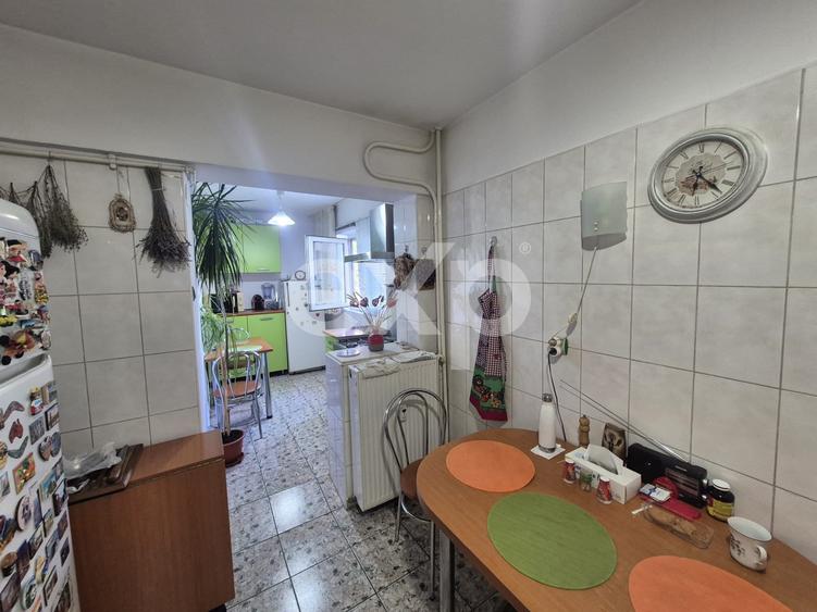 Apartament cu 3 camere semidecomandat în Basarabia