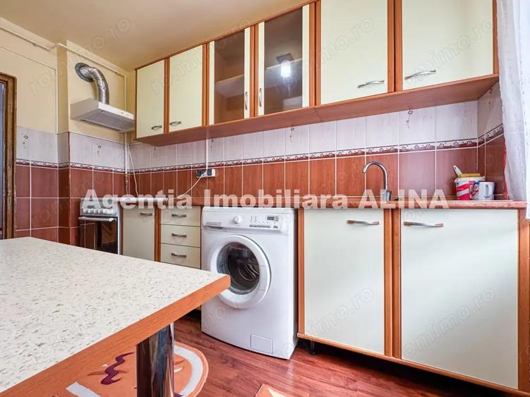 Apartament cu 2 camere decomandat în Piața Centrală