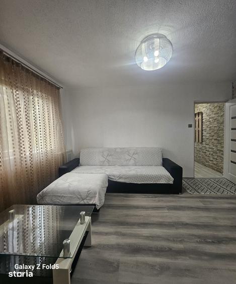 Apartament cu 2 camere semidecomandat în Nufărul