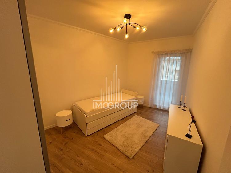 Apartament cu 3 camere decomandat, mobilat în Central