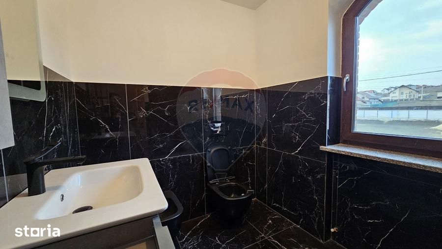 Casă cu 5 camere cu Teren 840 Mp în Șcheia