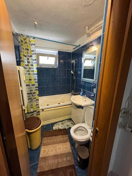 Apartament cu 3 camere decomandat în Exterior Vest