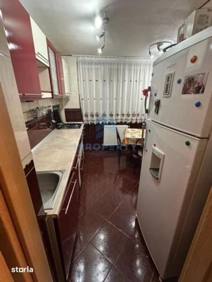 Apartament cu 4 camere decomandat în Titan