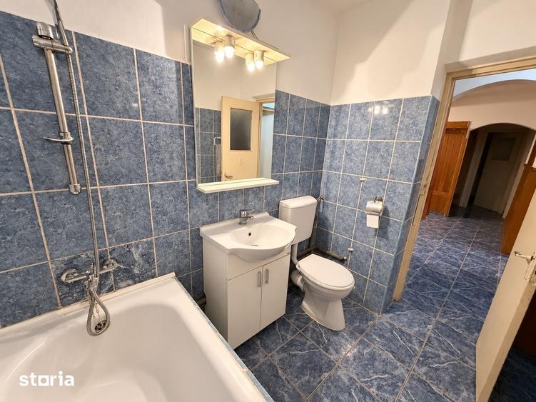 Apartament cu 4 camere decomandat în Ciurea