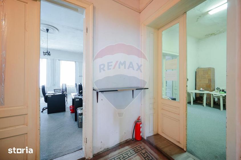 Apartament cu 3 camere în Orașul Nou