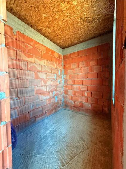 Casă cu 3 camere cu Garaj în Gară
