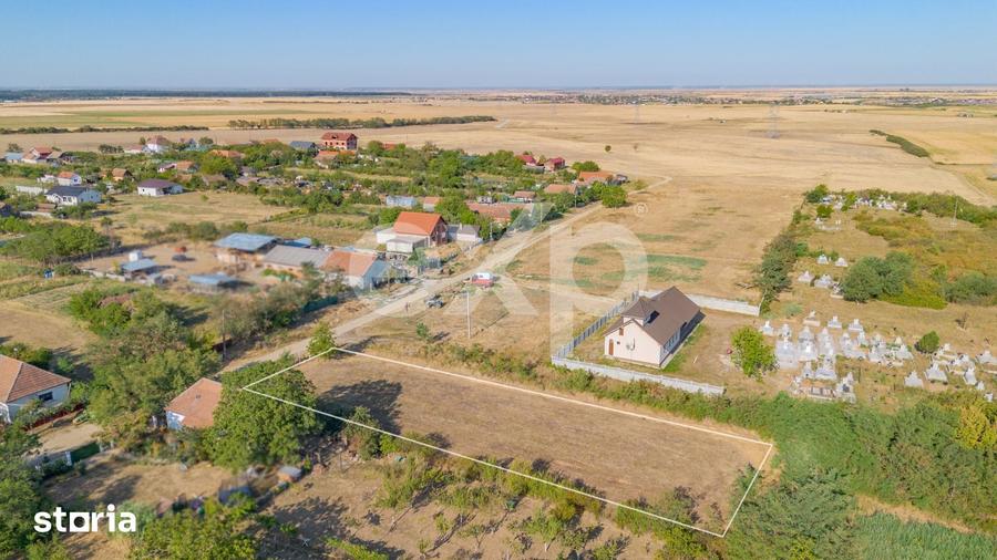 Teren de 1363 mp, în Nojorid
