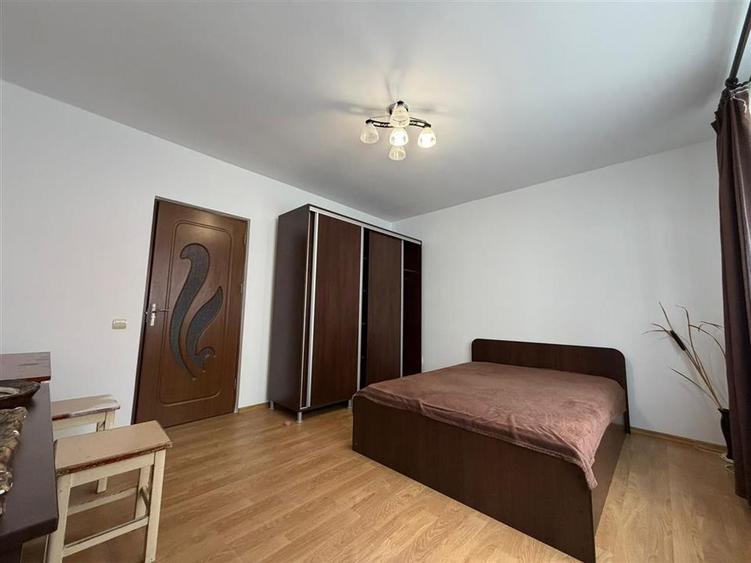 Apartament 2 camere decomandat etaj intermediar zona Turnisor - 4