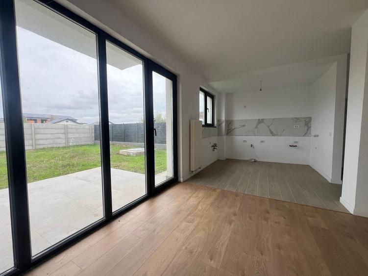 Vila individuala - 5 camere - 3 bai -teren 400 mp - 9