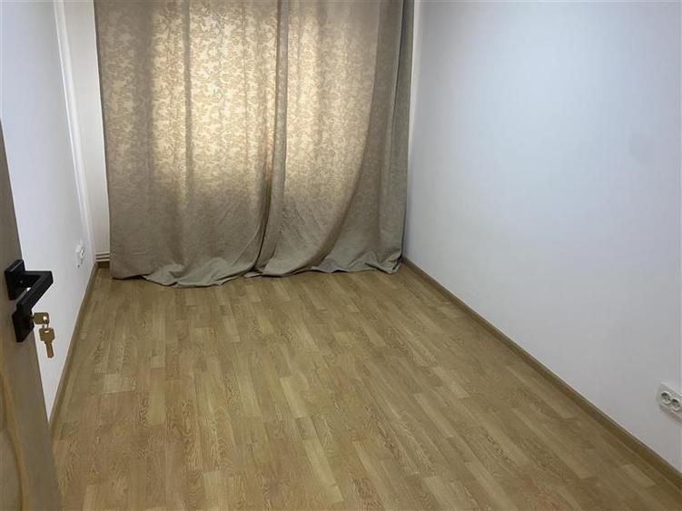 Apartament 3 camere de inchiriat , zona Scoala nr 2- Piata Moldovei decomandat , - 10