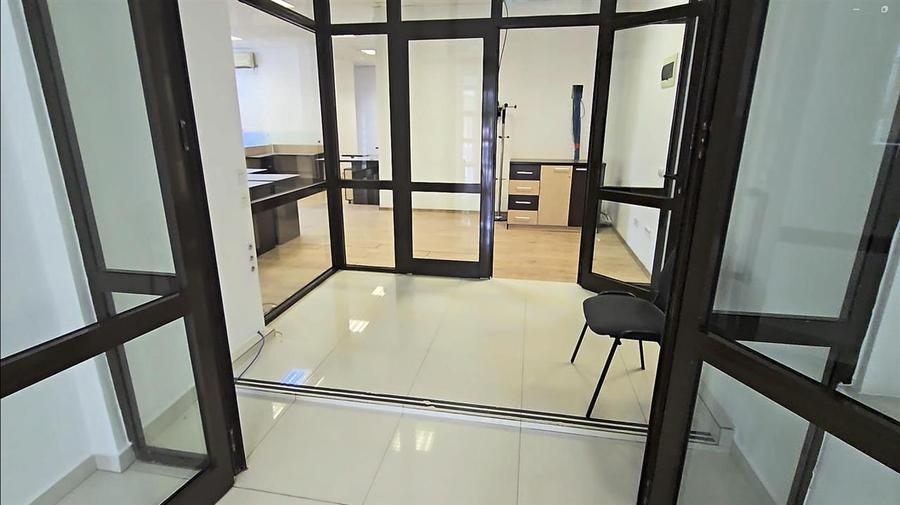 Spatiu de Birouri 180 mp Suceava Zona Metro De Vanzare - 3