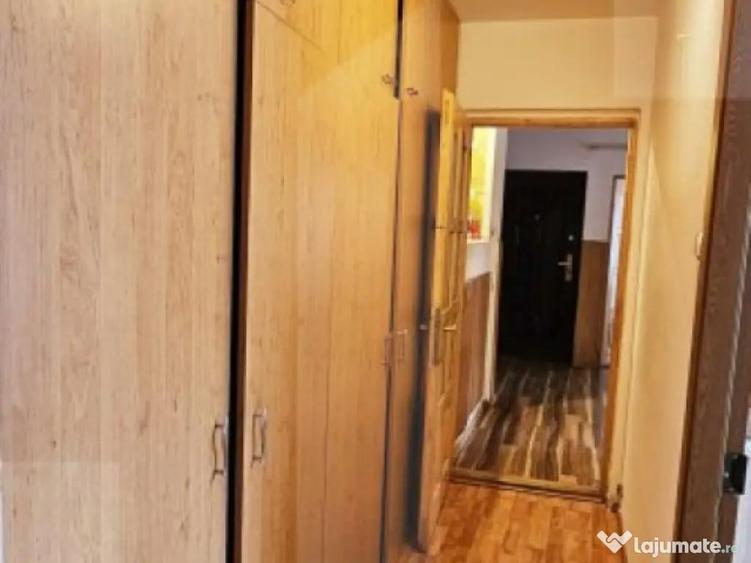 Apartament de vanzare, cu 3 camere, decomandat, 68mp, parter - 7