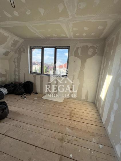 Casa spa?ioasa de vanzare in Ru?i pentru locuin?a sau investitie - 9