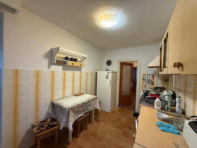 Apartament 3 camere de inchiriat,decomandat, etaj 1, 90 mp - 14