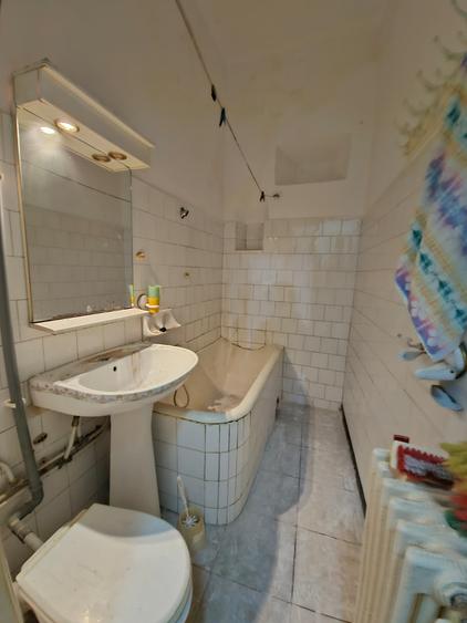 Vând apartament cu 2 camere str Mircea - 15