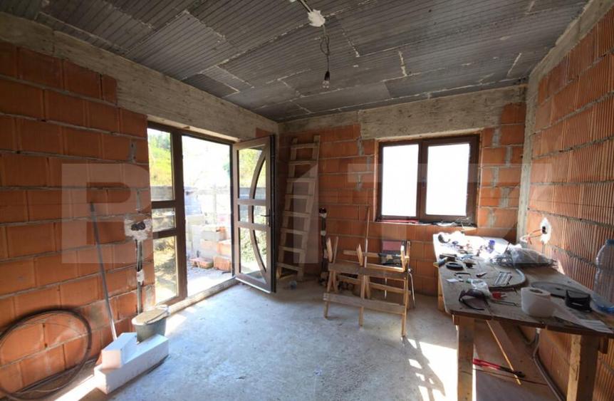 Teren 10 ari cu casa la ro?u 240 mp cu plus garajValea - 6