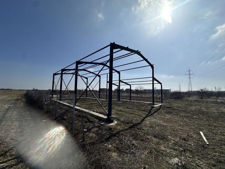 Vand teren intravilan 2000 mp, deschidere DJ602, constructie inceputa - 2