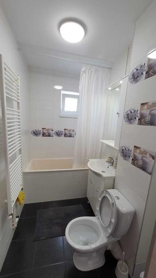 Apartament cu 2 camere semidecomandat în Policlinica