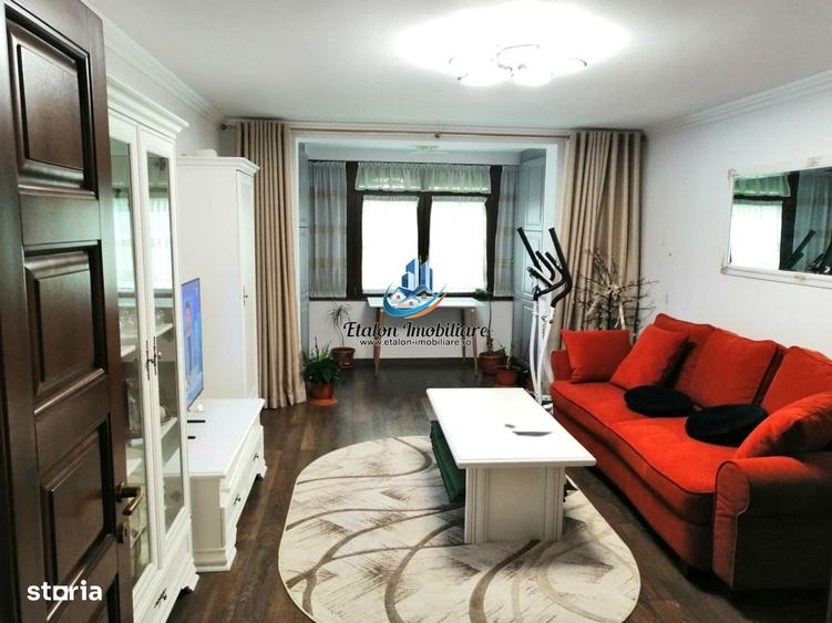 Apartament cu 3 camere semidecomandat în Central
