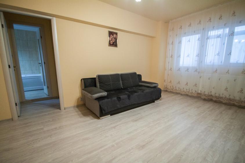 Dristor - Rm Sarat - stradal, Apartament 2 Camere Semidecomandat - 1