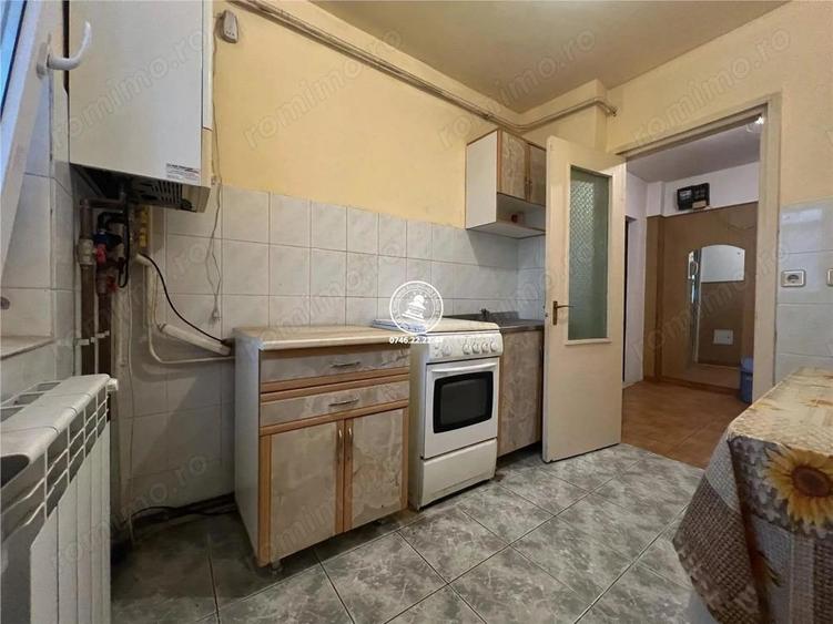 Apartament decomandat cu 2 camere in Nicolina 1, etajul 1 - 5