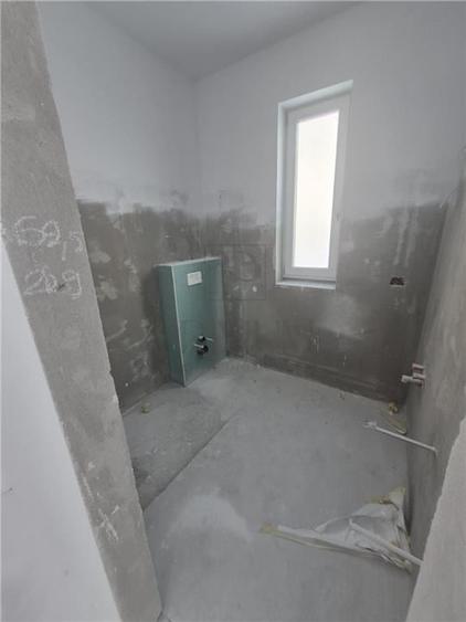 Duplex superb cu 4 dormitoare - teren 330 mp - locatie foarte buna - 8