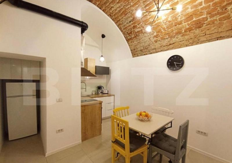 Cladire de patrimoniu din secolului XIX, de vanzare, zona - 16