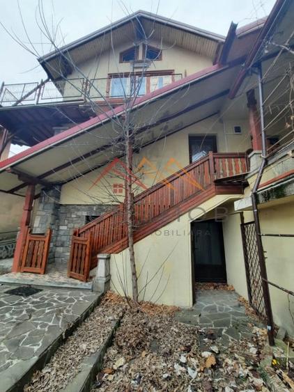 Vila 7 camere, an 1984, garaj, terasa, teren 604 m2, Poiana Campina,PH - 1