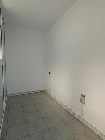 Dezrobirii - garsoniera cu destinatie de spatiu comercial, iesire stradala - 14