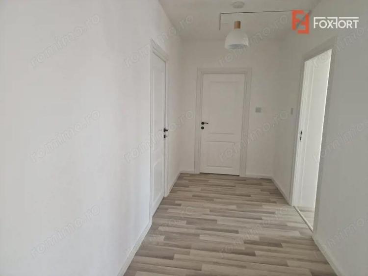 Casa individuala de vanzare cu 3 camere si teren de 710 mp - Izvin - 18